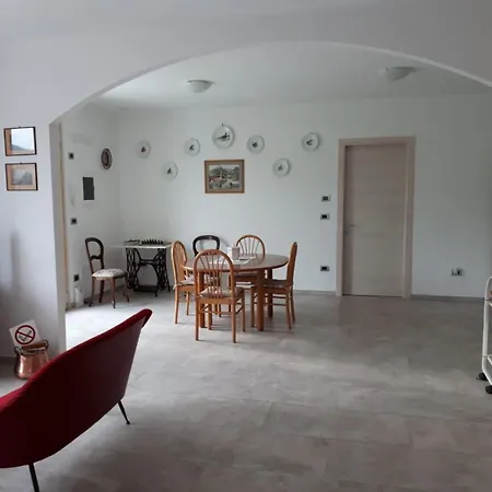 Il Casotto Del Nonno Lägenhet